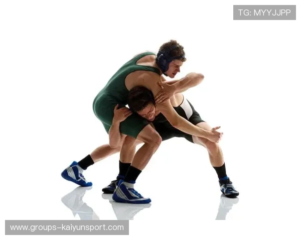 MMA摔跤技巧瞬间定胜负，掌握这几招决胜于千里之外