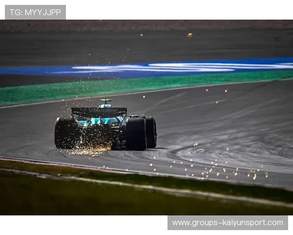 赛车盘中火花狂飙引尖叫——体验极速激情的极致魅力