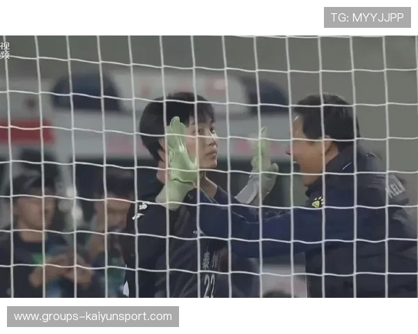 守门员与门将教练共同分析对手点球习惯,训练更有针对性 守门员与门将教练共同分析对手点球习惯,训练更有针对性