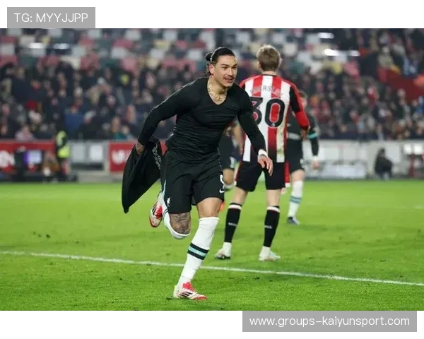 利物浦努涅斯背身做球后劲射破门