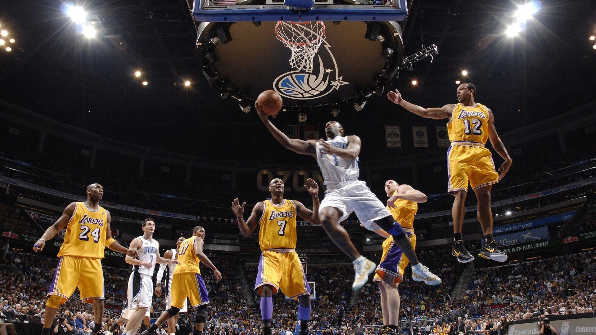 苹果公司与 NBA 达成流媒体合作意向，开启体育转播新纪元。，apple store nba